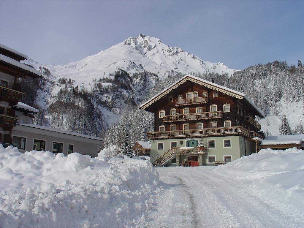Landhaus Taurer Kals am Grossglockner Exterior photo